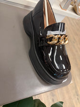 Load image into Gallery viewer, Remi Loafers